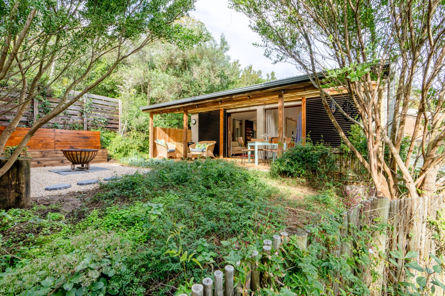 Treebia, load shedding free getaway surrounded by indigenous forest in the heart of Plettenberg Bay