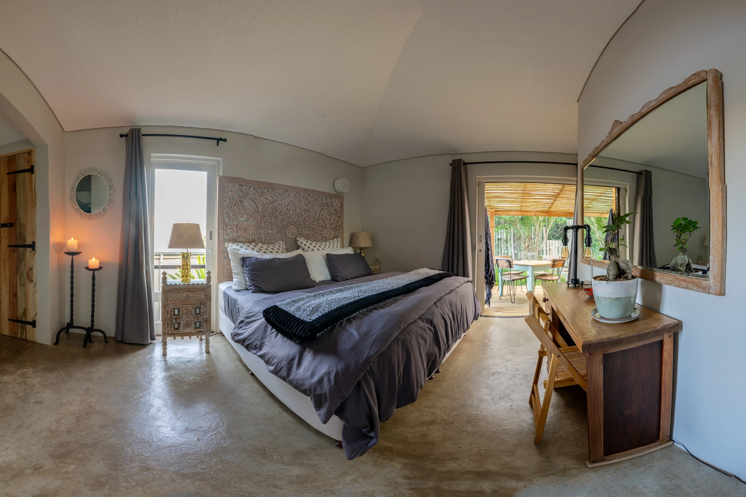 A full panoramic view of the bedroom