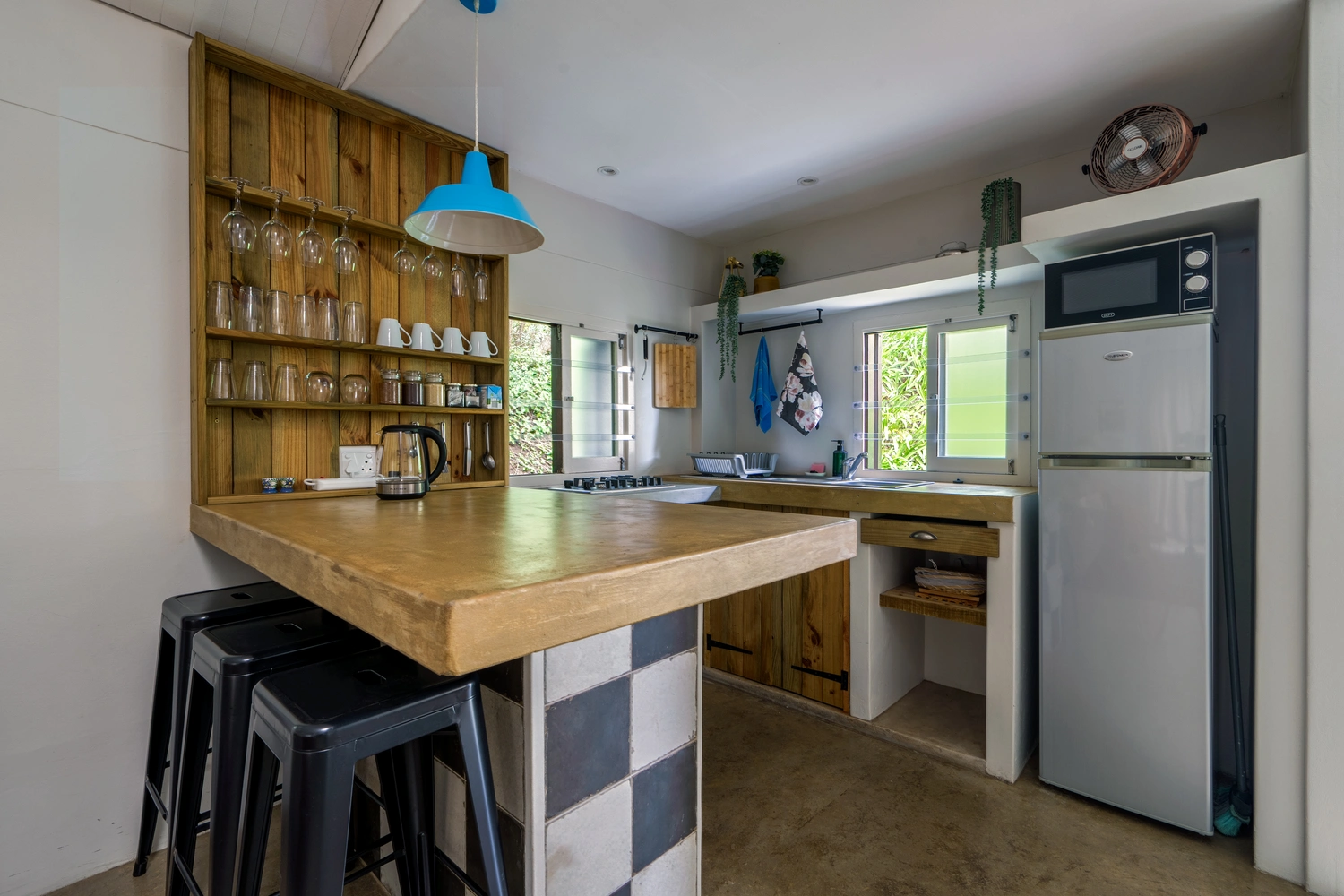 Open plan kitchen with built in gas hob. Equipped with everything you need to cook delicious meals between your adventures