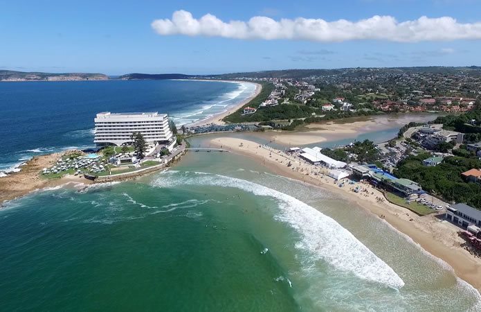 Renowned for its stunning golden sands and clear, blue waters, it's a favorite spot for both locals and tourists.